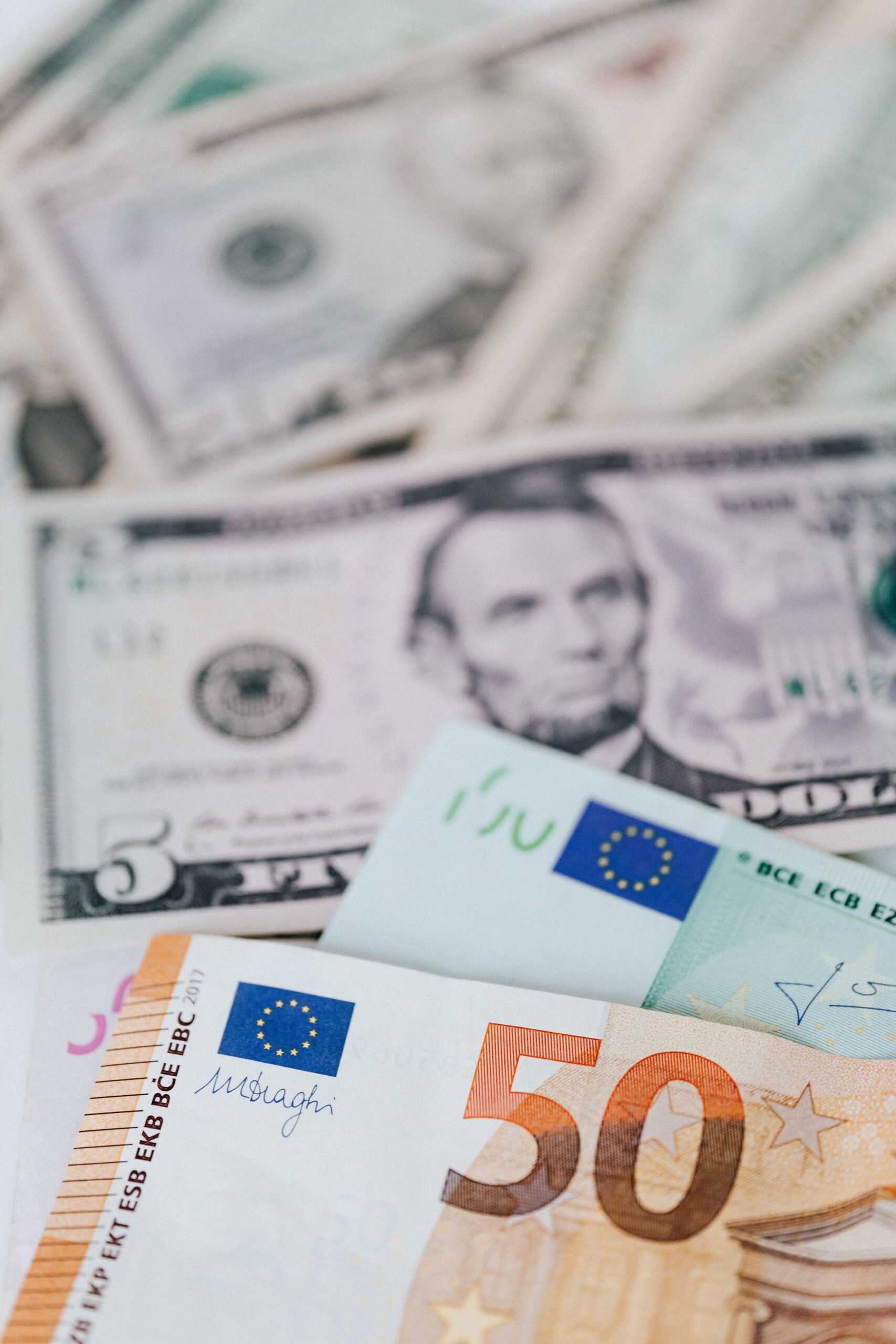 Which Currency Is Most Profitable for Investment? A Beginner’s Guide